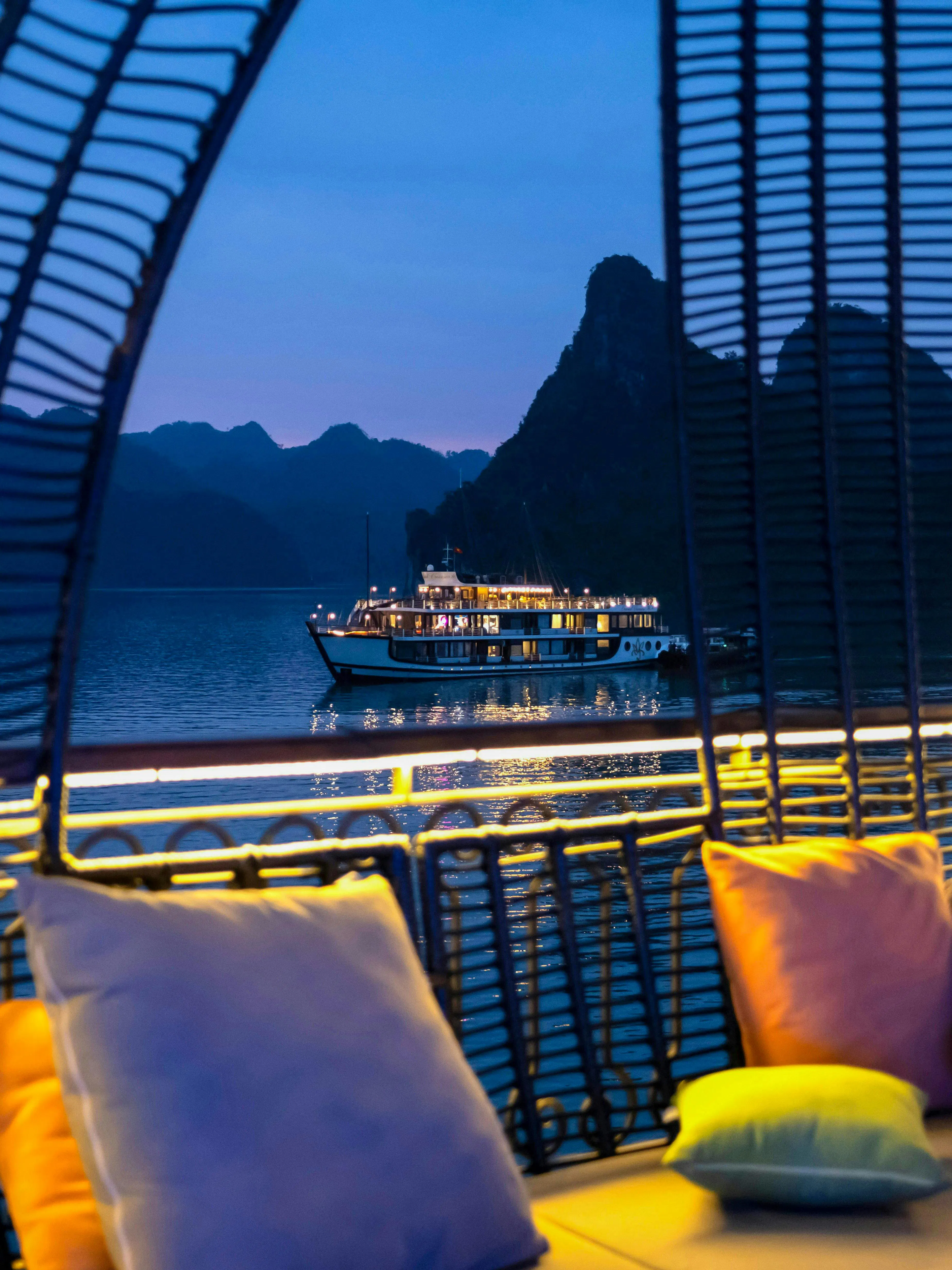 Croisières avec nuitée à Ha Long